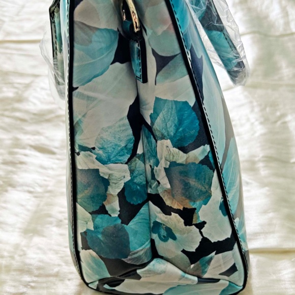 SATCHEL/SHOULDER BAG, JACK FRENCH LONDON PARK LEATHER, BLUE FLORAL, TOP ZIPPERS, - Picture 8 of 16